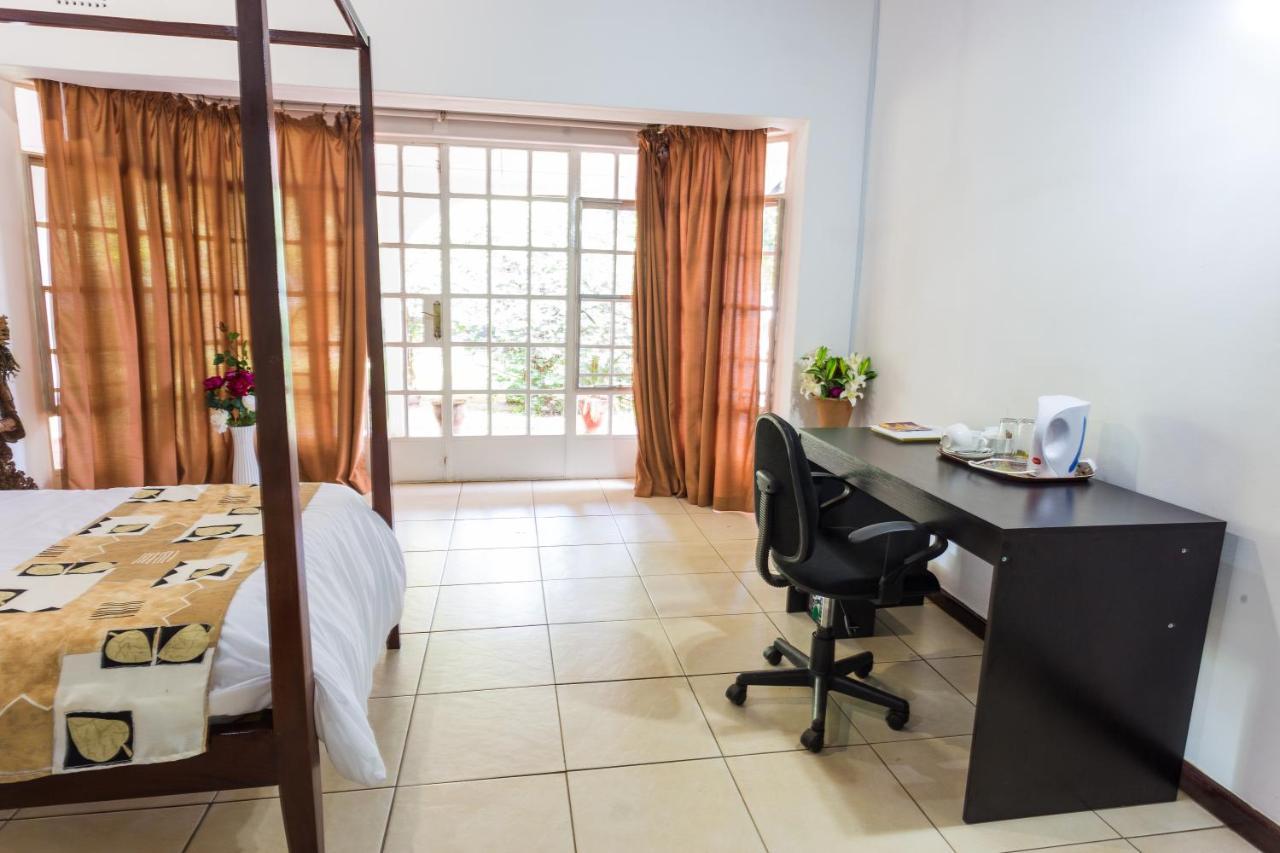 The Ad Lib Executive Lodge Lilongwe Dış mekan fotoğraf