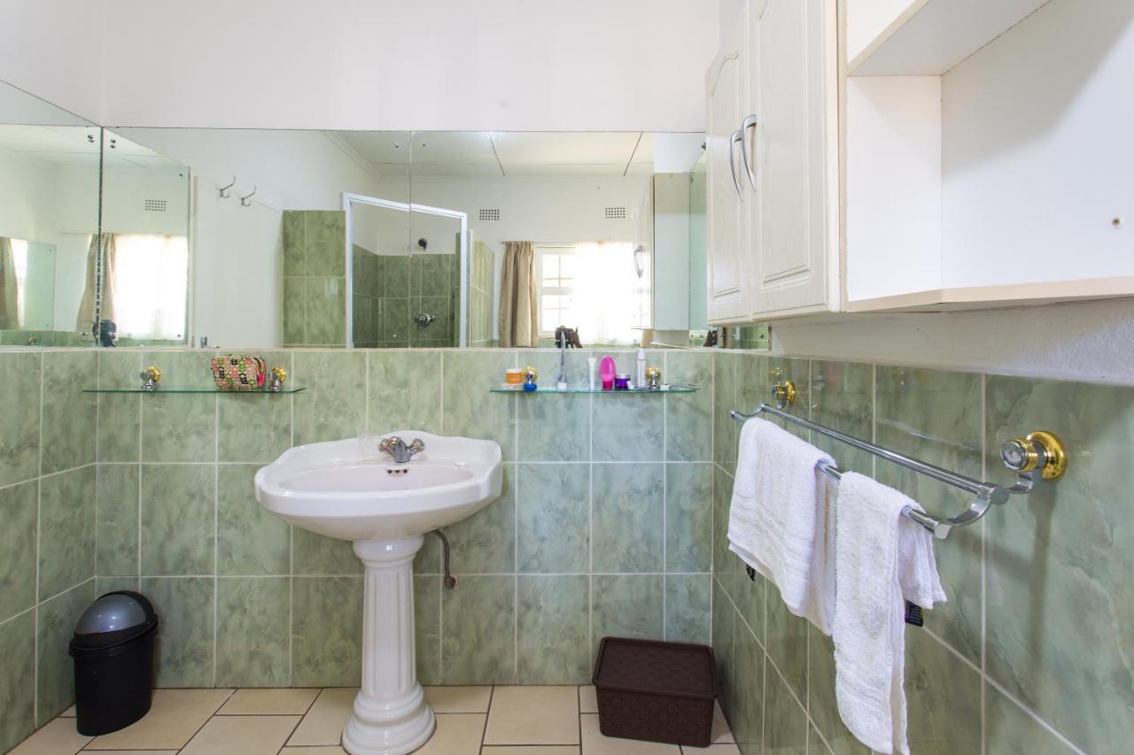 The Ad Lib Executive Lodge Lilongwe Dış mekan fotoğraf