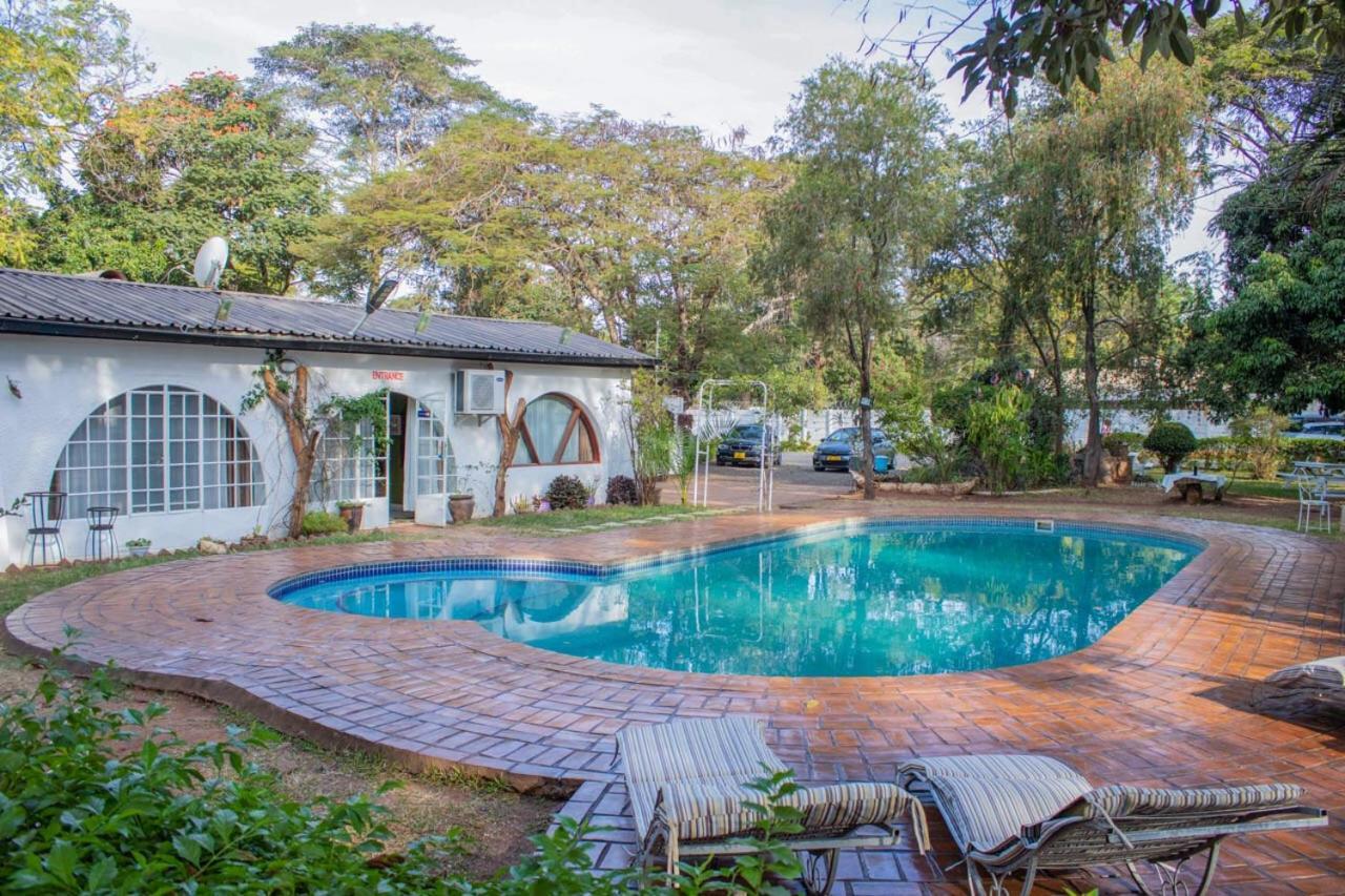 The Ad Lib Executive Lodge Lilongwe Dış mekan fotoğraf