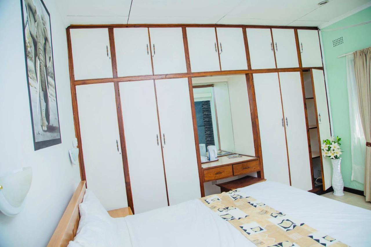 The Ad Lib Executive Lodge Lilongwe Dış mekan fotoğraf